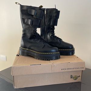 DR. MARTENS JAGGER BLACK BOOTS